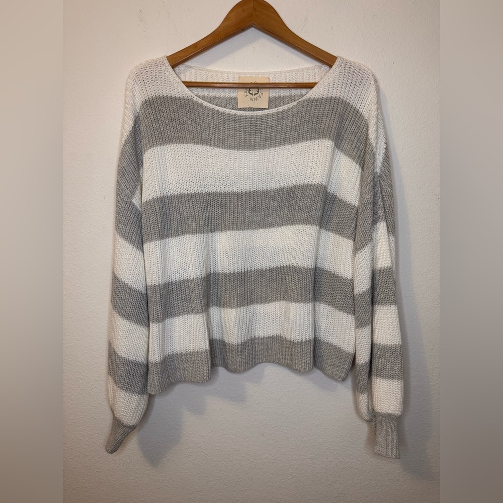NEW Fantastic Fawn Large Cotton Sweater Gray/White